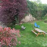 Joli F2 Independant Avec Jardin Prive *