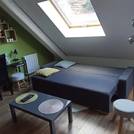 Joli F2 Indépendant Avec Jardin Privé *