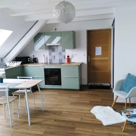 Joli F2 Indépendant Avec Jardin Privé Appartement *