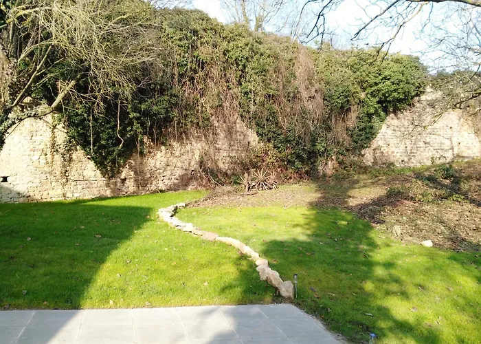 Joli F2 Independant Avec Jardin Prive *