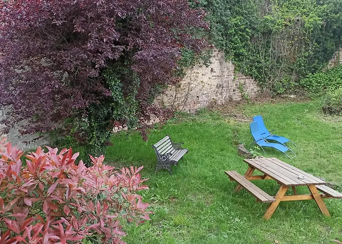 Joli F2 Independant Avec Jardin Prive *